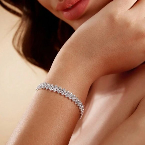 Glamorous Zinc Alloy Rhinestone Decor Bracelet For Women For Party Wedding Gift - Picture 4 of 7